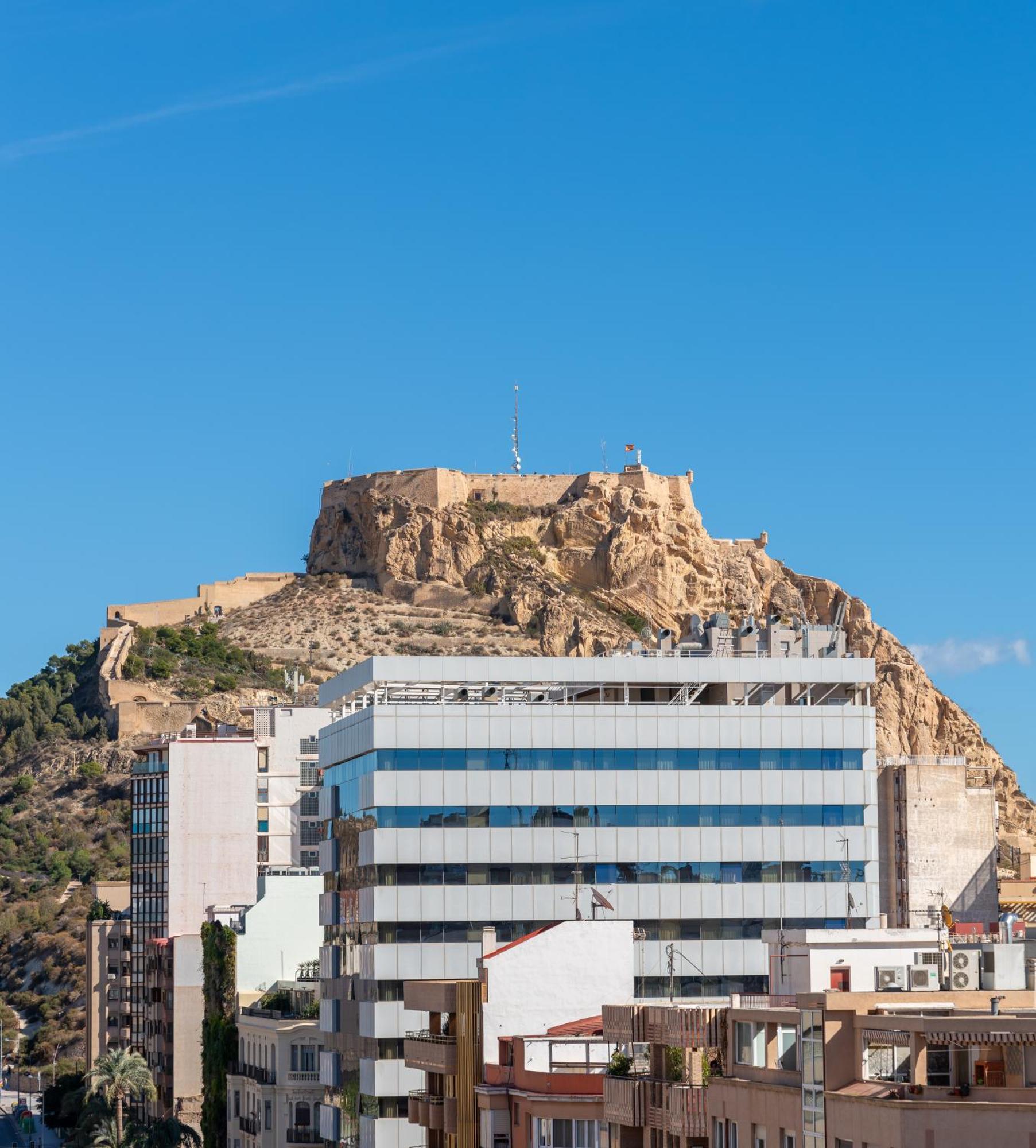 Hotel La Mercado 3*