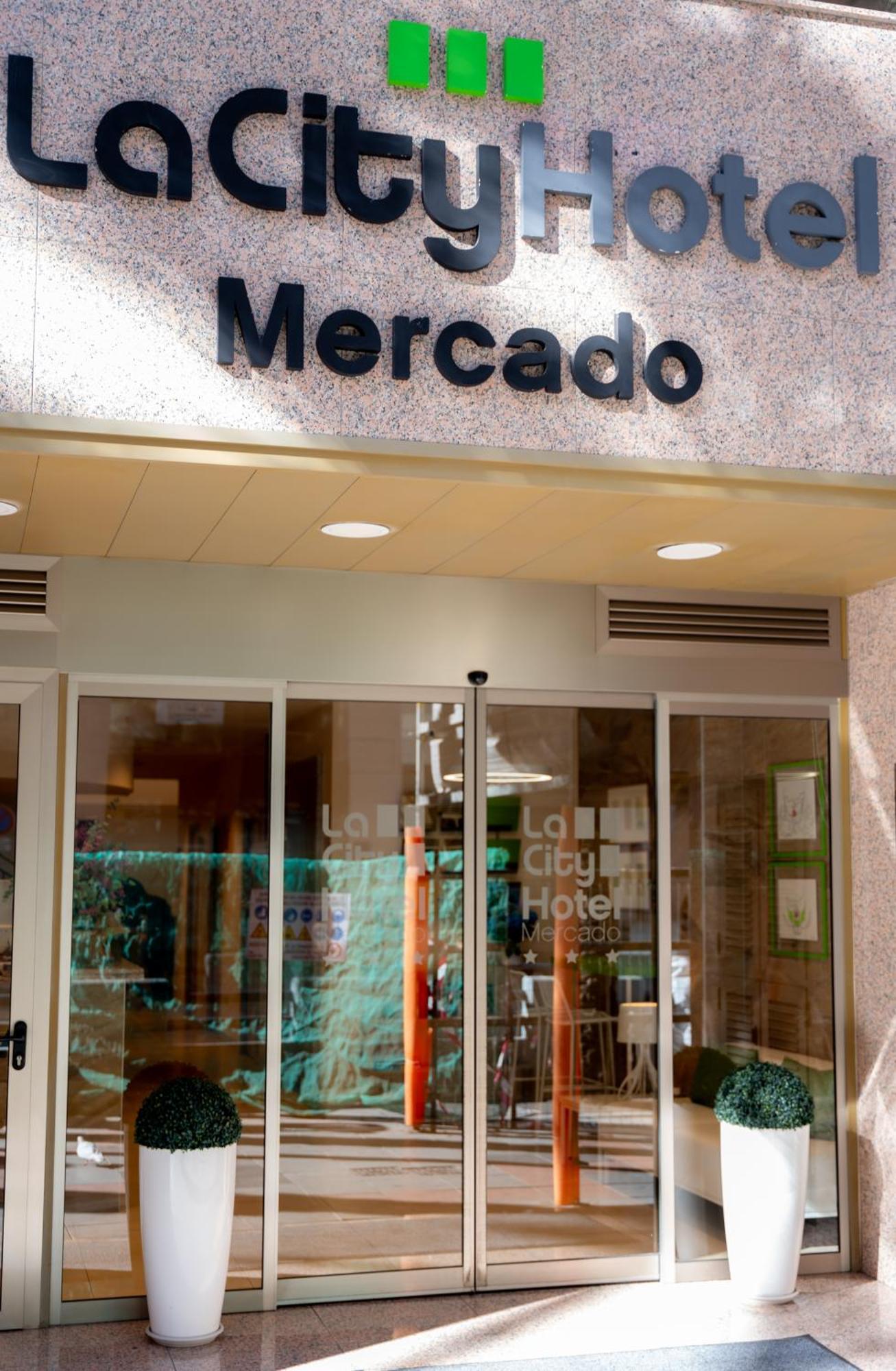 Hotel La Mercado 3*