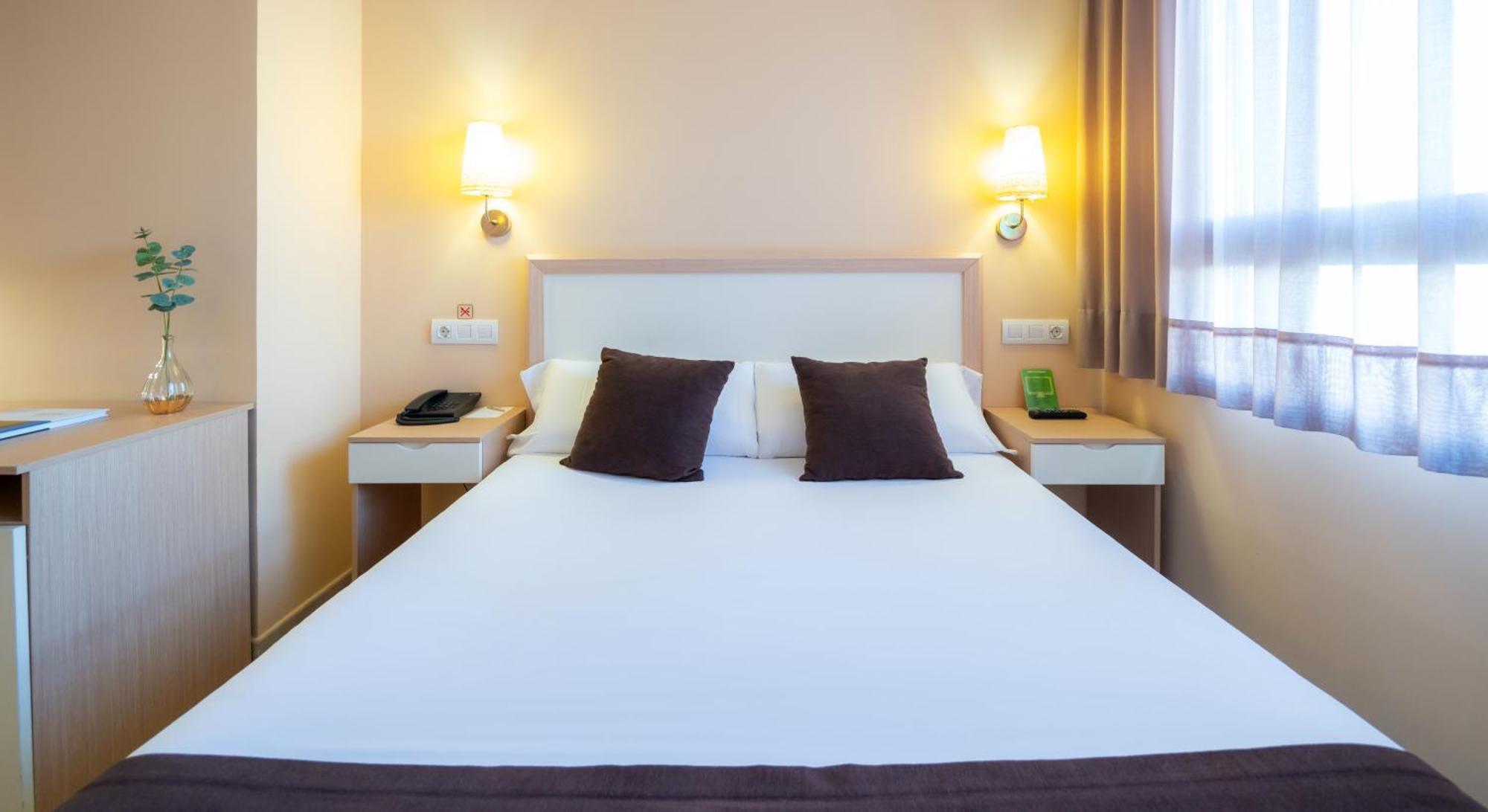 Hotel La Mercado 3*